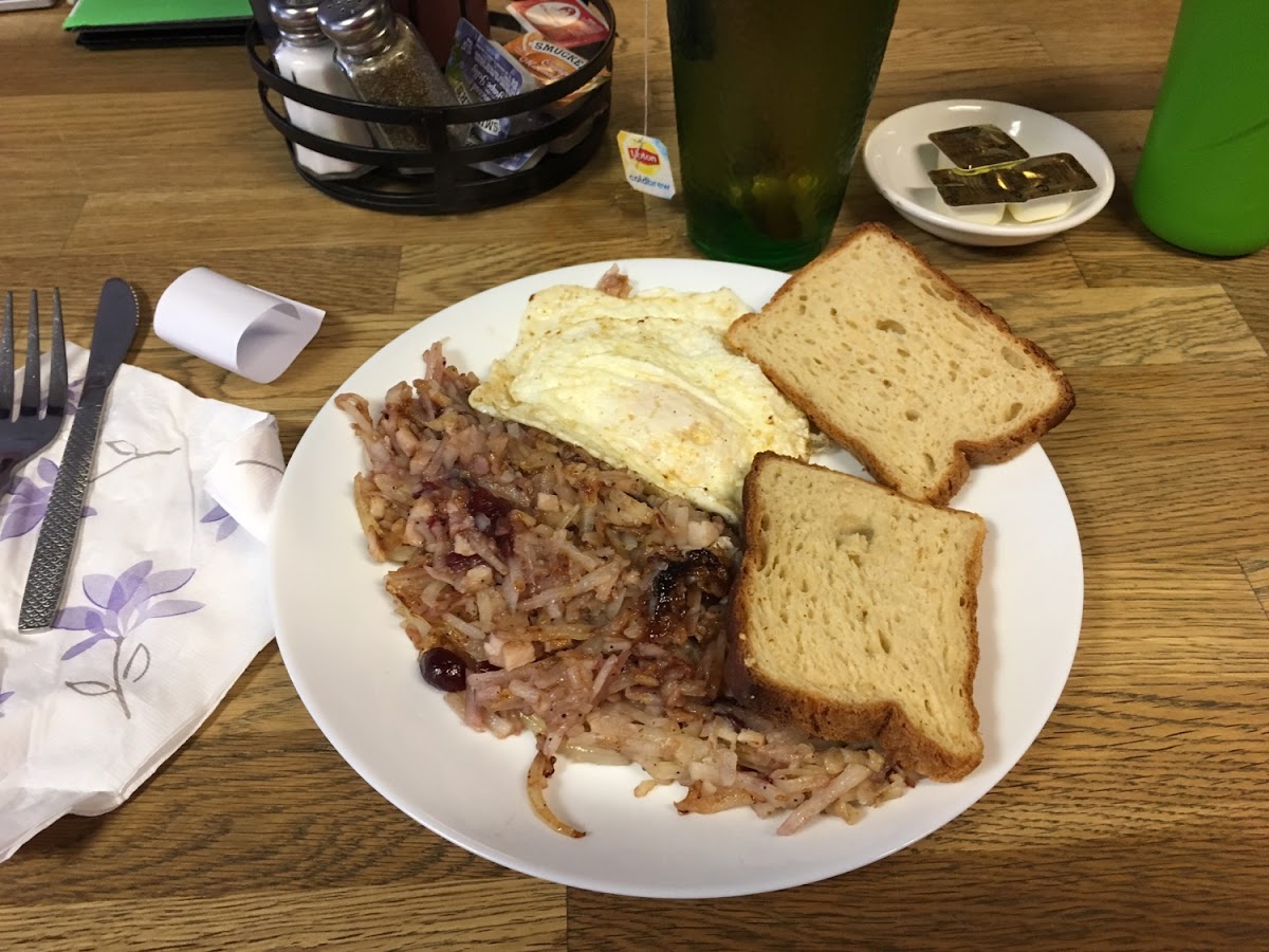 Eggs with gluten free thanksgiving hash and Gluten free toast!❤️