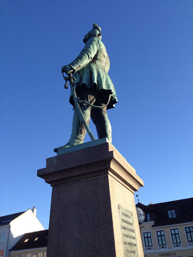 Statue af Kong Fredrik VII