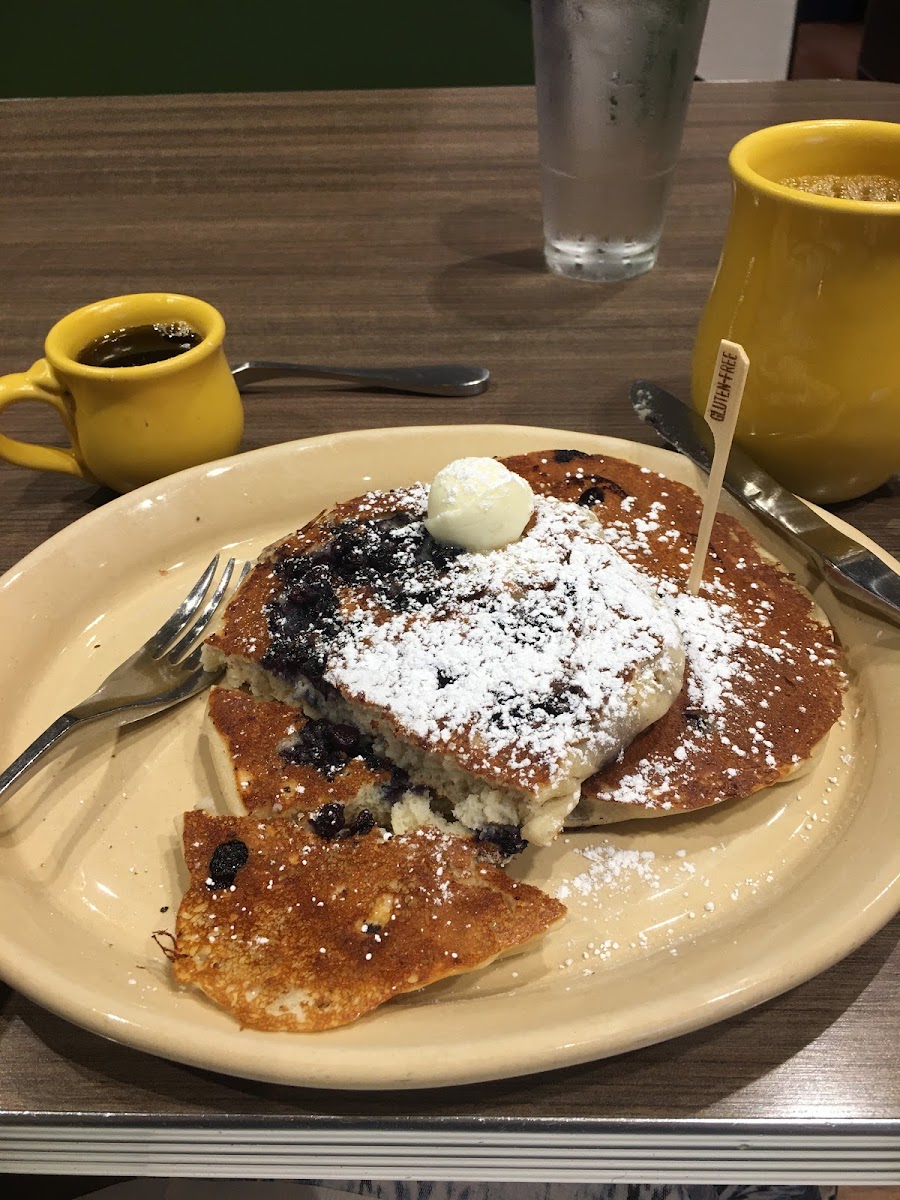 Gluten-Free Pancakes at Snooze, an A.M. Eatery