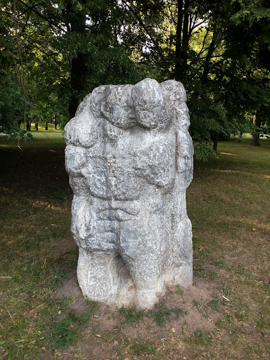 Каменная Статуя