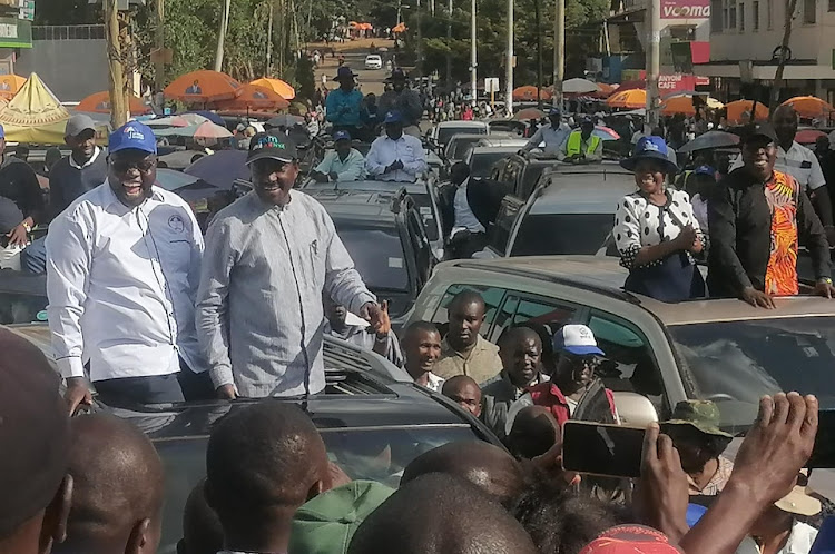 Wiper Party leader Kalonzo Musyoka flanked by Kitutu Chache North politician Kenani Omwando at the Kisii Town's Capital Round About (IMAGE BY MAGATI OBEBO)