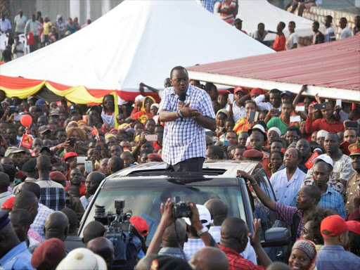 President Uhuru Kenyatta addresses residents in Bamba before wrapping up his tour of the Coast, March 13, 2017. /