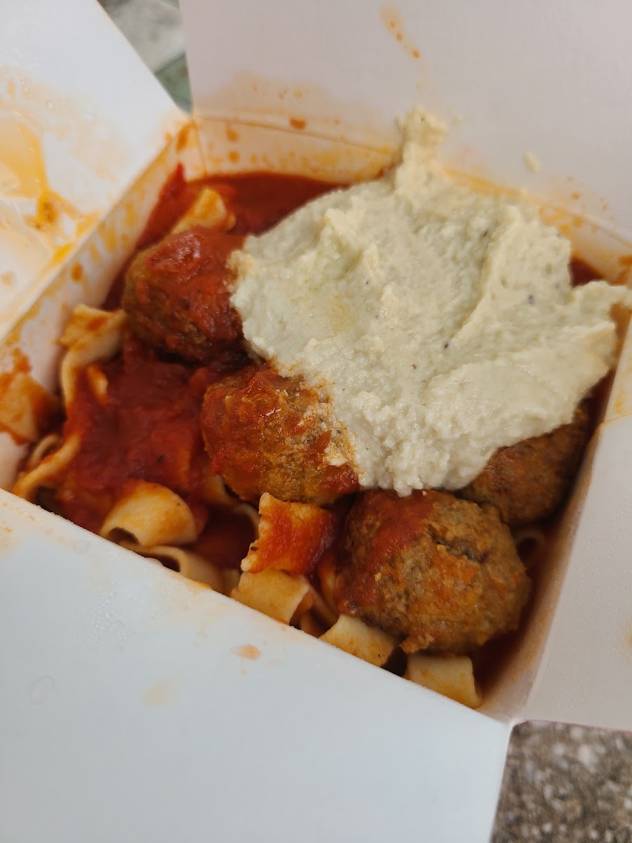 Marinara, meatballs,vegan ricotta