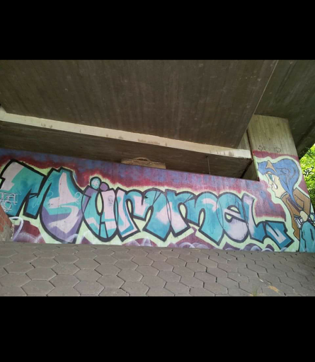 Brücke Mit Graffiti