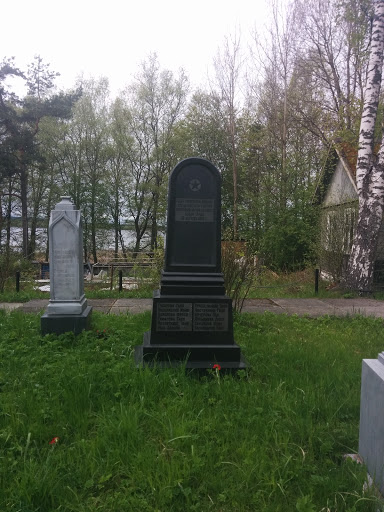 Памятник погибшим пионерам
