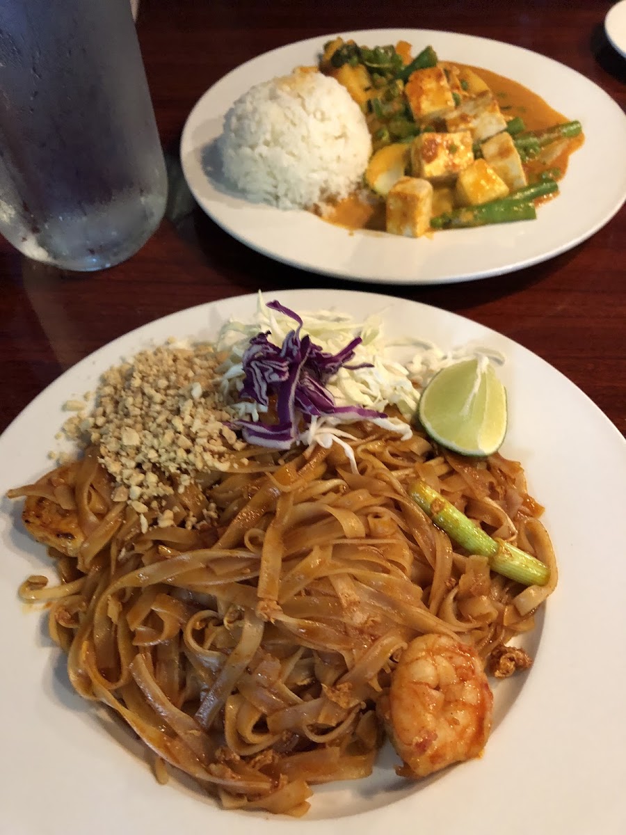 Pad Thai and pineapple curry