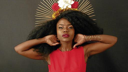 Ayanda's soothing voice has been likened to late R&B singer Tsakani Mhinga's.