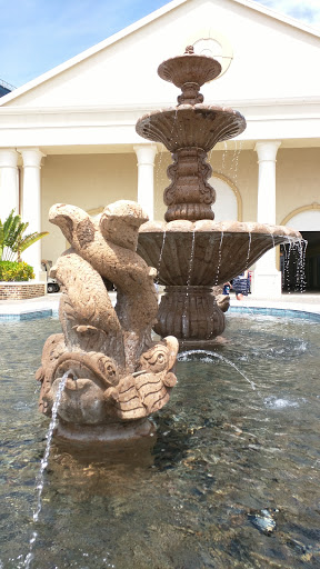 Sculpture Fountain at the Harbour