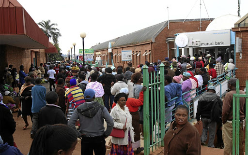 VBS Mutual Bank's clients formed long queues outside the Thohoyandou branch in Limpopo, as desperation to withdraw their money from the institution now under curatorship heightened.