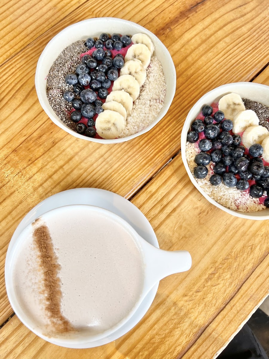 Paradise smoothie bowls and chai latte