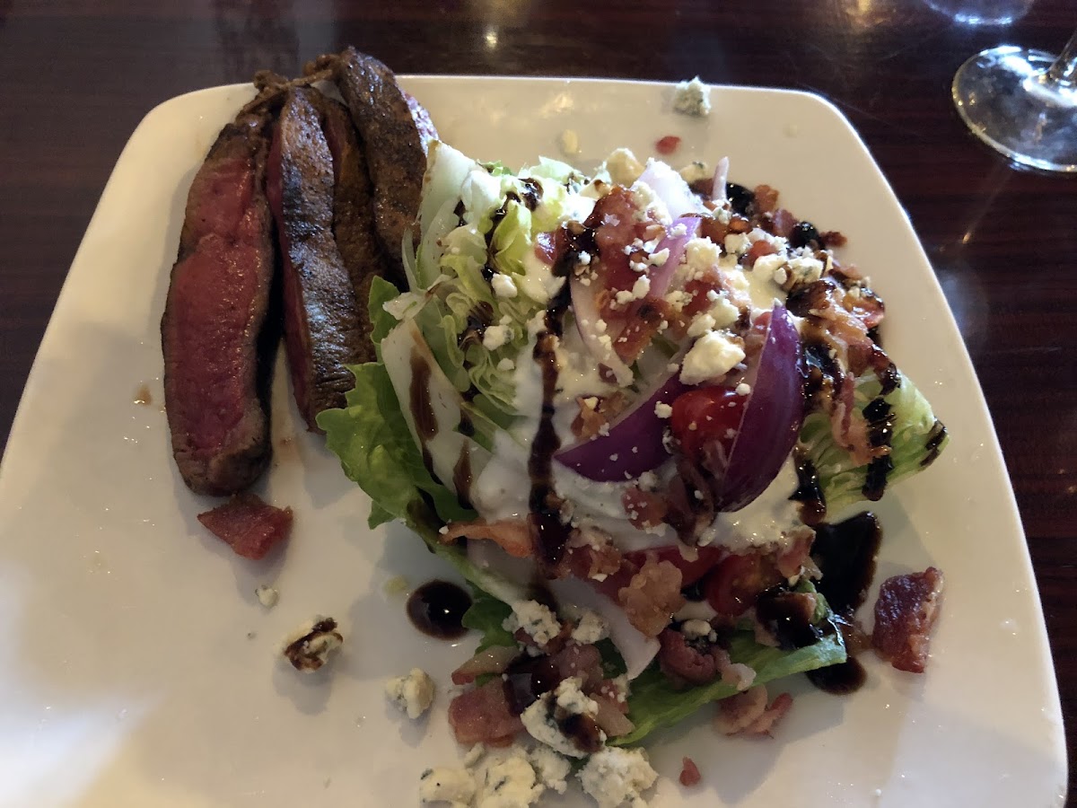 Steak wedge salad