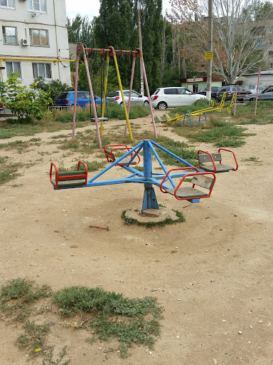 Современная детская площадка в Красноармейском