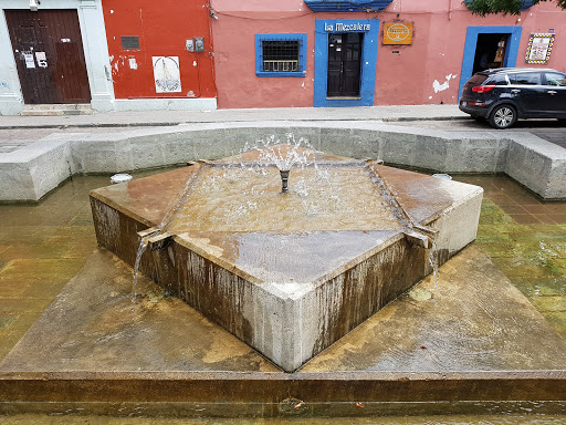 Fuente en LA Plaza