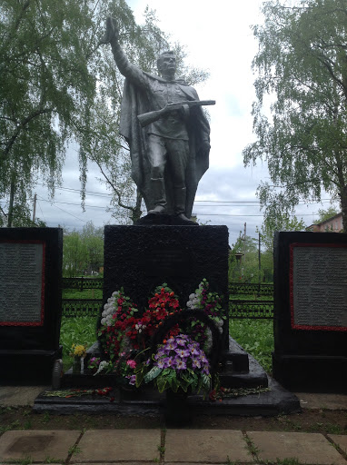 Памятник ВОВ в Толбухино