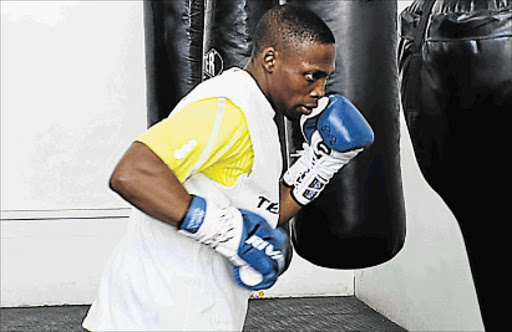 Zolani Tete, training at The Bronx Gym in Central Johannesburg, has put his birthday celebrations on hold ahead of the Gonzalez clash on Saturday. Picture: ALON SKUY