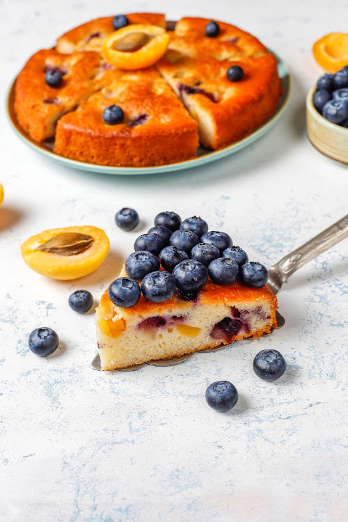 Apricot and blueberry cake