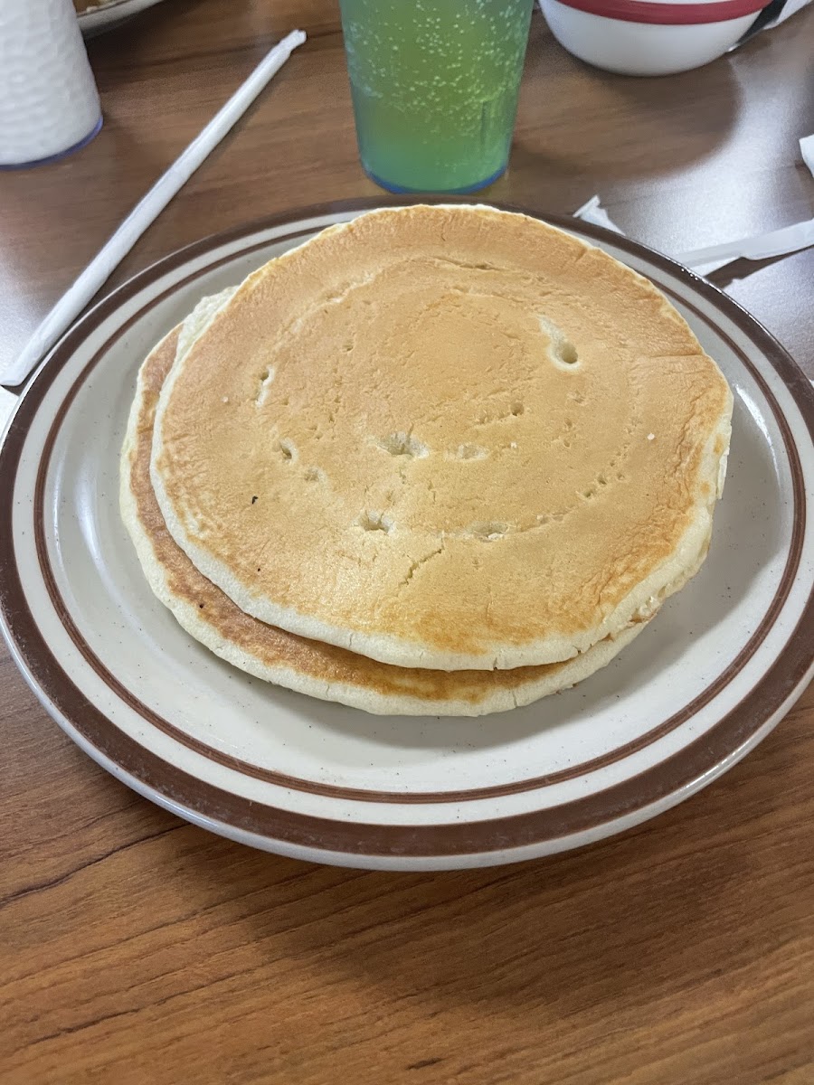 Gluten-Free Pancakes at Smoky’s Pancake Cabin