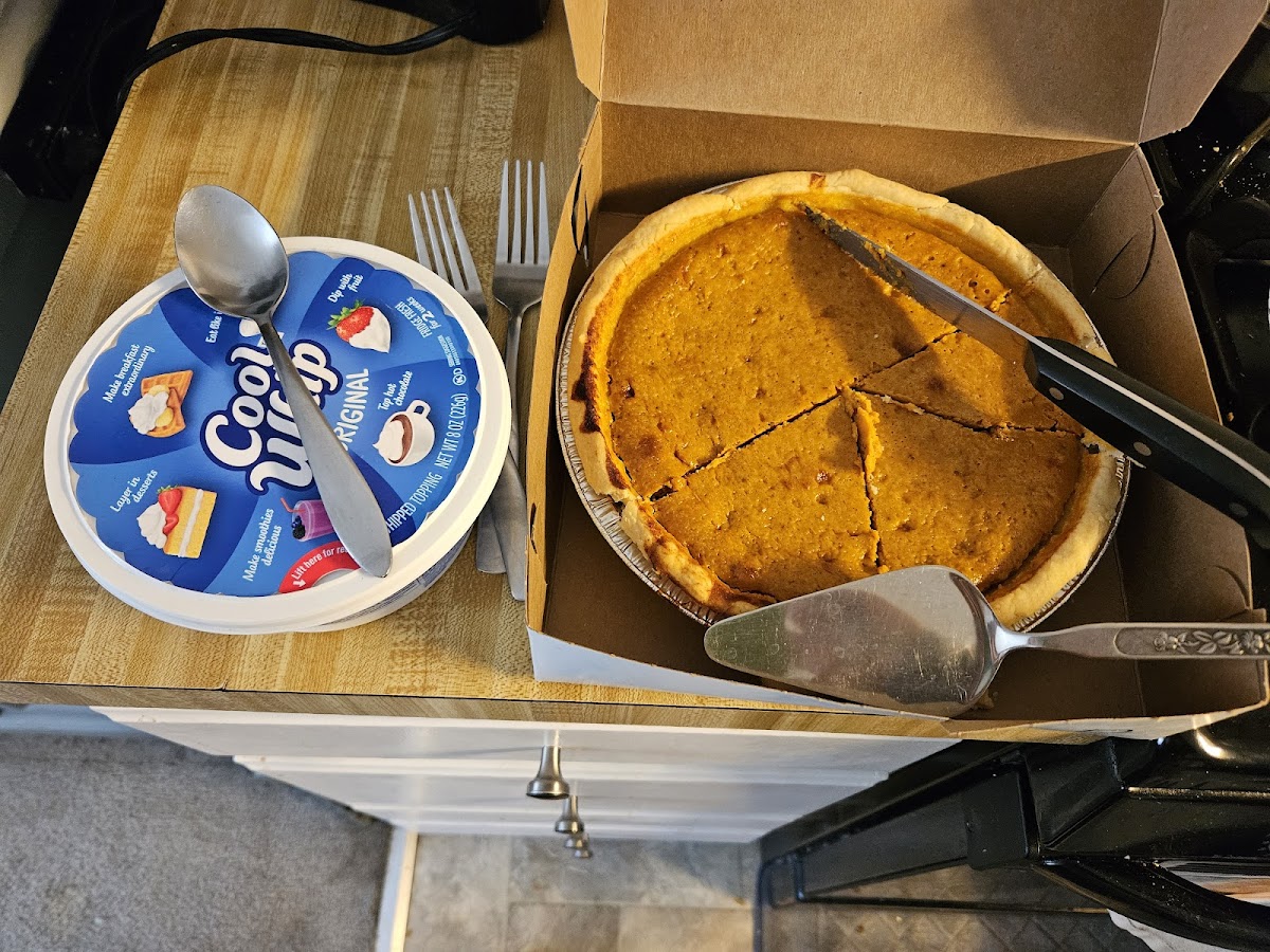Thanksgiving Pumpkin Pie with Cool Whip!