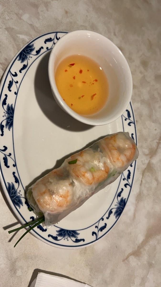 Spring roll with fish sauce