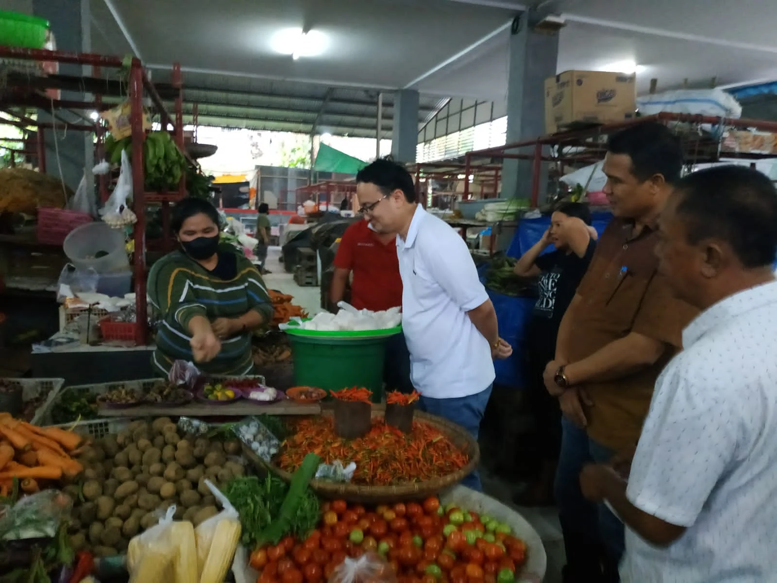 Wakil Menteri Perdagangan Jerry Sambuaga saat berkunjung di Kabupaten Mitra. (Foto: Billy Lumintang/Indimanado.com)