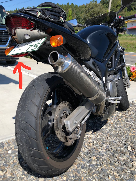 いけだ244さんが投稿した鈴菌感染者・SV400・フェンダーレスキット・バイクネタでスミマセンに関するカスタム事例の投稿画像1枚目