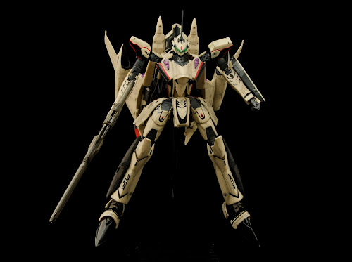 YF-29_Isamu_Battroid_01.jpg