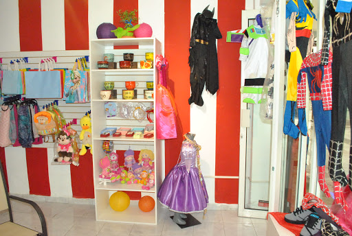 Tienda de Disfraces en monterrey, av real de san agustín 222, pasillo 1 junto al Chuck E chesse, col residencial san agustin, 66260 monterrey, NL, México, Tienda de disfraces | NL