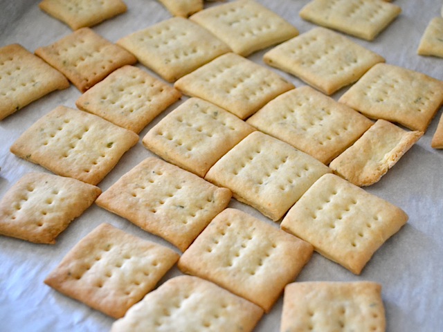 baked rosemary crackers