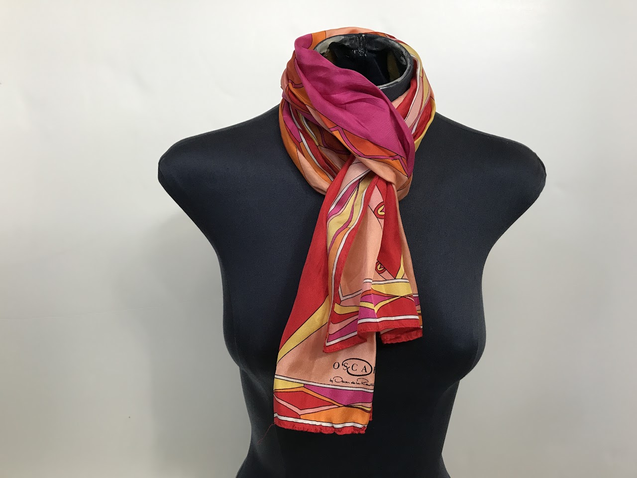 Oscar de La Renta Scarf Pair