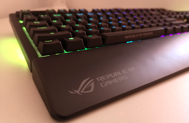 ASUS ROG Strix Flare