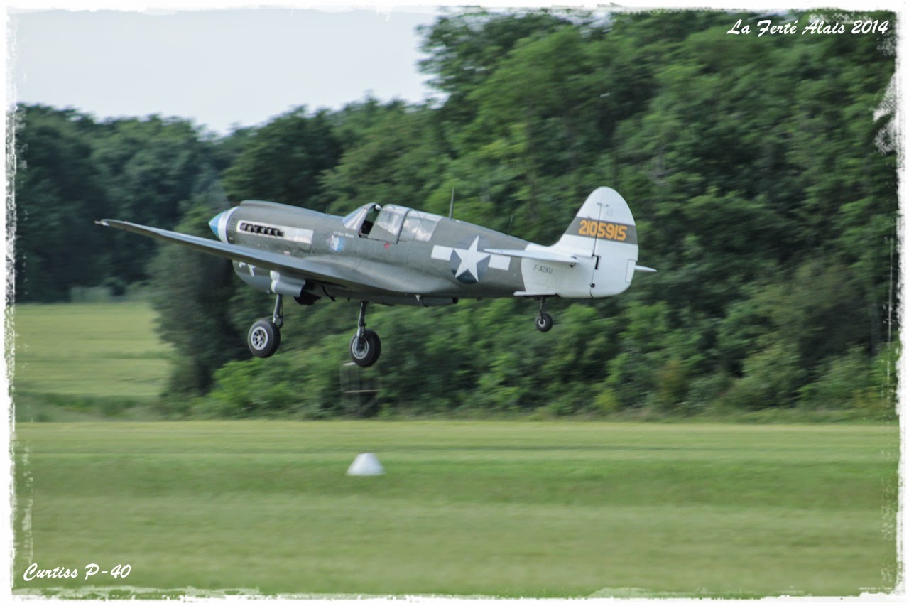 Curtiss P-40E : Doc et infos IMG_3490