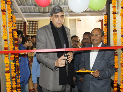 Dinesh Singh, Vice Chancellor, DU inaugurating the canteen during the Indian Railway Catering and Tourism Corporation's (IRCTC)cafeteria launch at Delhi University.