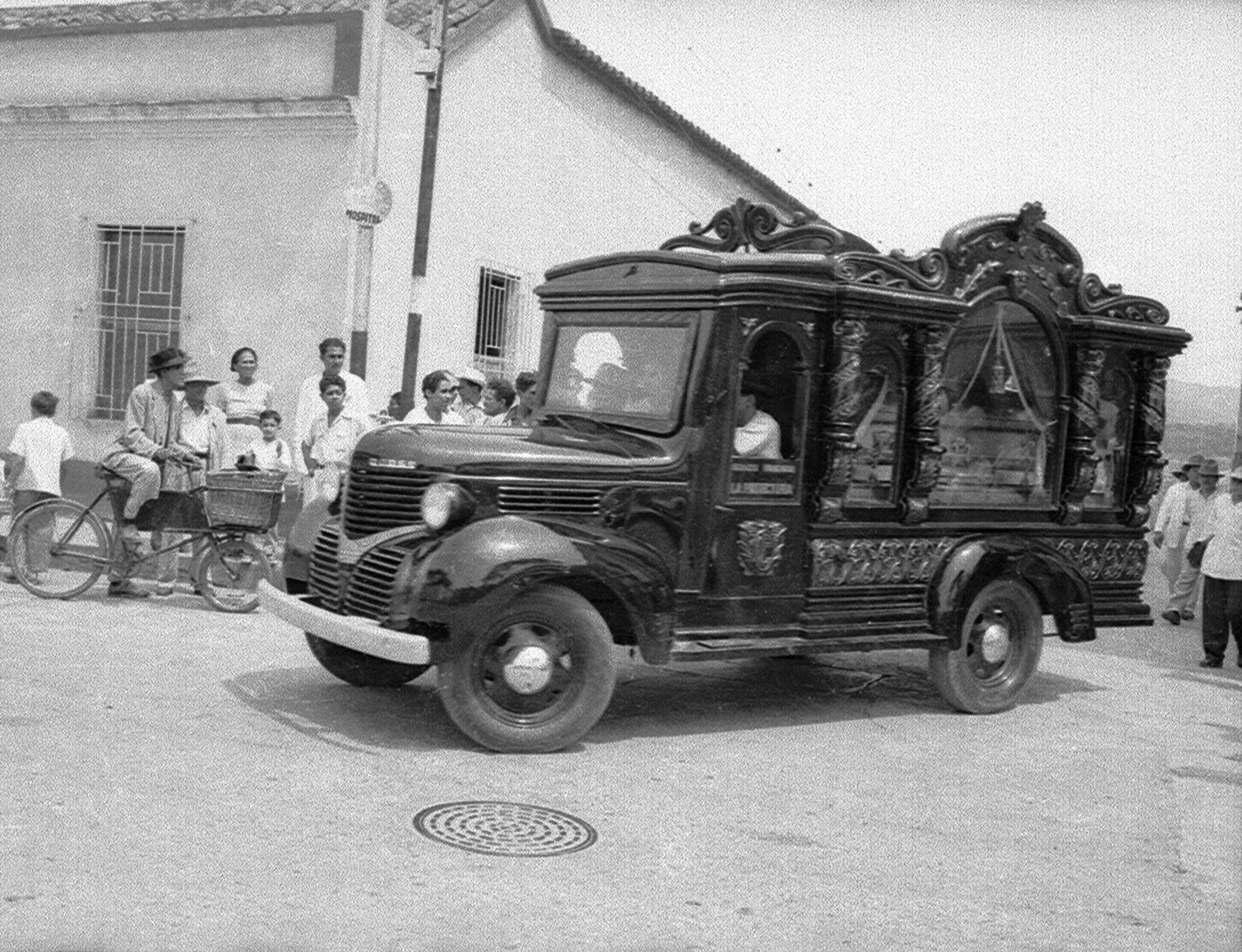 Coche+f%25C3%25BAnebre.jpg