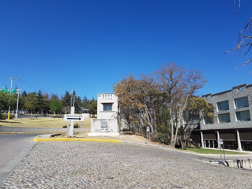 Antigua (Centro de Negocios y Entretenimiento), Dr. Jorge Jiménez Cantú, Hda.Valle Escondido, Atizapán Zaragoza,, México., Zona Esmeralda, 52937 México, Méx., México, Centro de negocios | EDOMEX