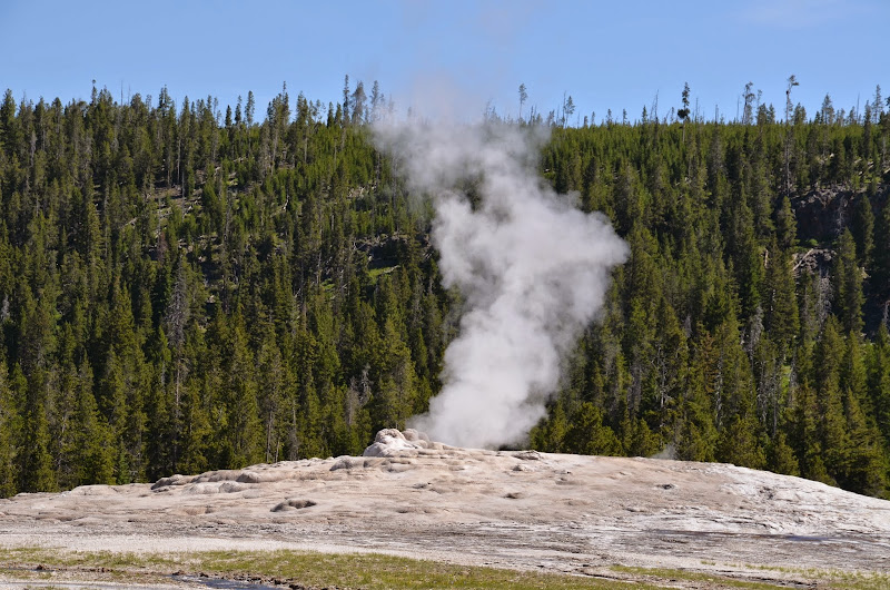 old faithful yellowstone