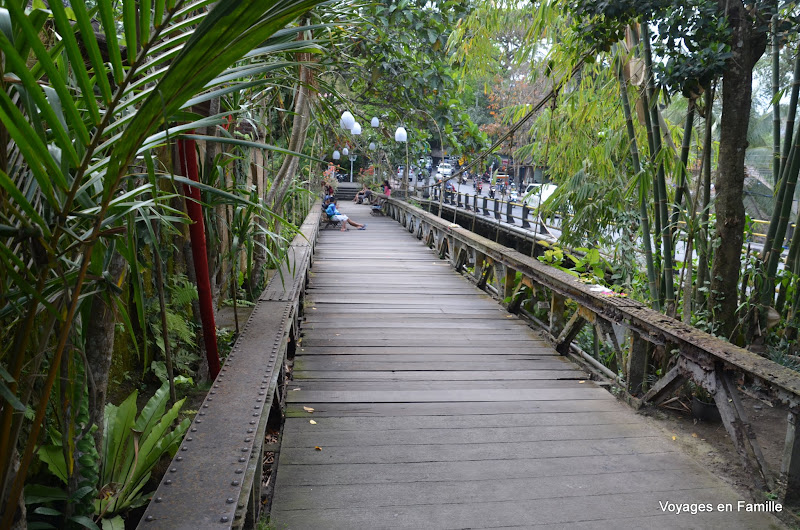 Ubud old bridge