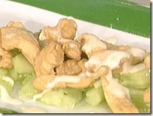 Straccetti di pollo con insalatina di cetrioli