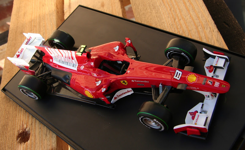 Ferrari F10 - Revell 1/24 2011-12-30%2520086