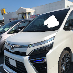 ヴォクシー ZRR80W