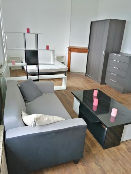 Location meublée appartement 1 pièce 35 m² à Montluçon (03100), 360 €