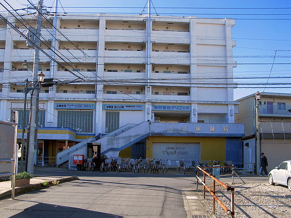 파일:external/upload.wikimedia.org/600px-Koganejoshi_Station_Station_Building_1.jpg