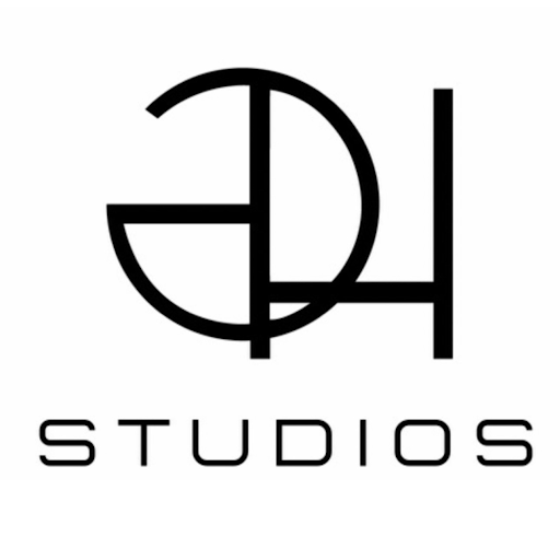 GLAM HOUSE / The Ultimate Glam Studio logo