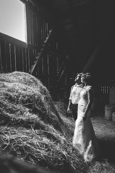 Fotografo di matrimoni Honza Pech (honzapech). Foto del 15 aprile 2017