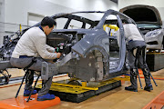 Kia Motors has suspended production at all of its factories near Seoul from late on Wednesday.