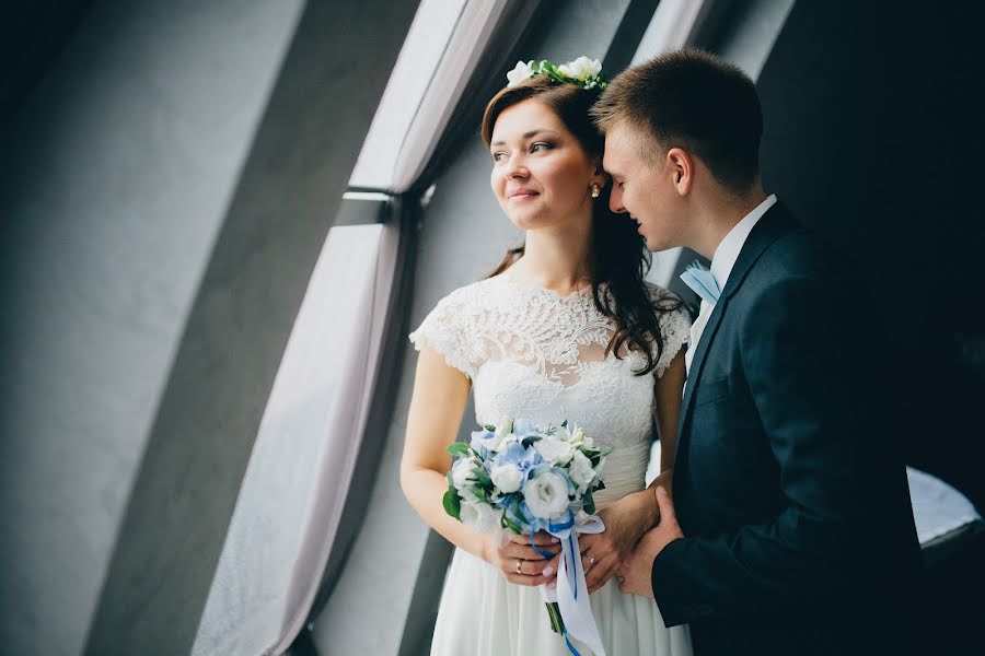 Fotógrafo de casamento Aleksandr Zaycev (ozaytsev). Foto de 27 de setembro 2015