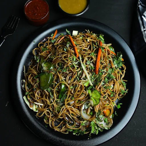 Veg Singapore Chowmein [Half]