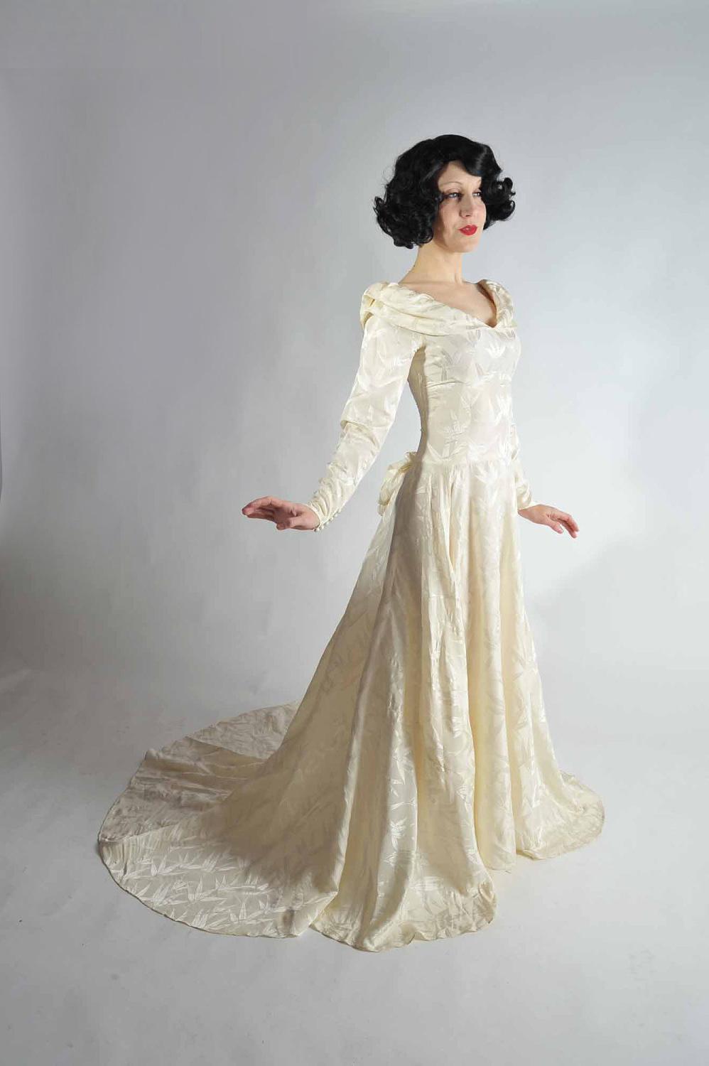 Vintage 1930s Wedding Dress    Bridal Salon at Fab Gabs: The Snow White Silk