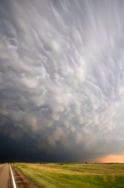 mammatus clouds