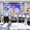 Kapolda Sulsel Pimpin Press Release Terkait Keberhasilan Satreskoba Polres Barru Ungkap 30 Kg Sabu