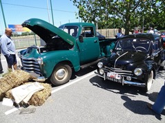 2015.06.07-026 camion Chevrolet et Renault 4 CV